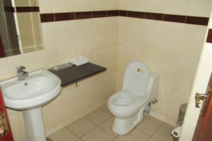 Room 6 of 25