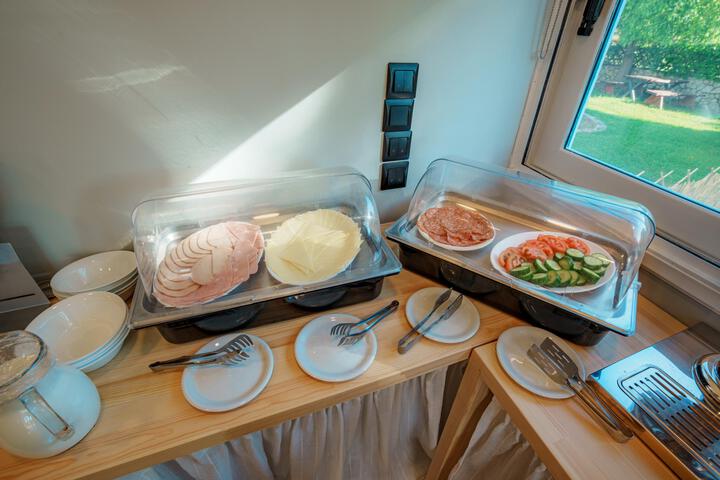Dining 2 of 70