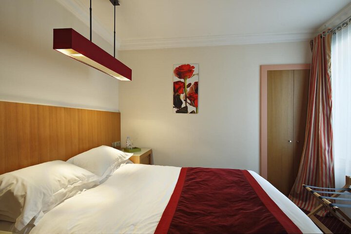 Room 14 of 33