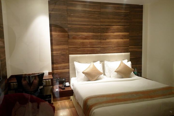 Room 22 of 49