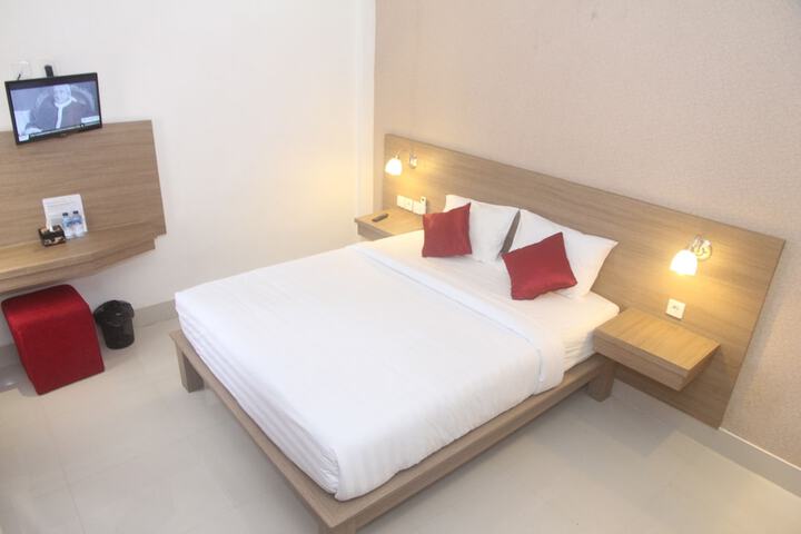 Room 6 of 18