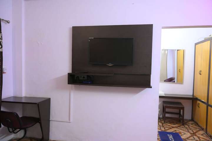 Room 30 of 106
