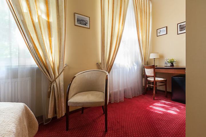 Room 9 of 47