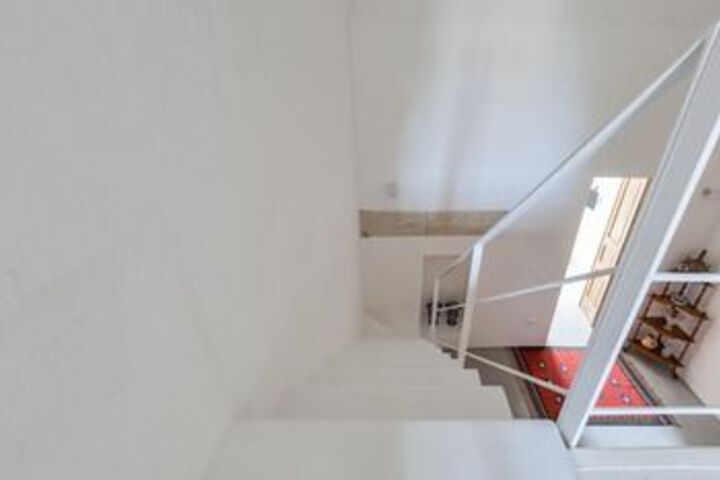 Room 7 of 16