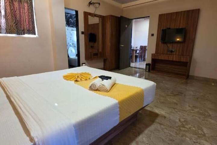 Room 6 of 15