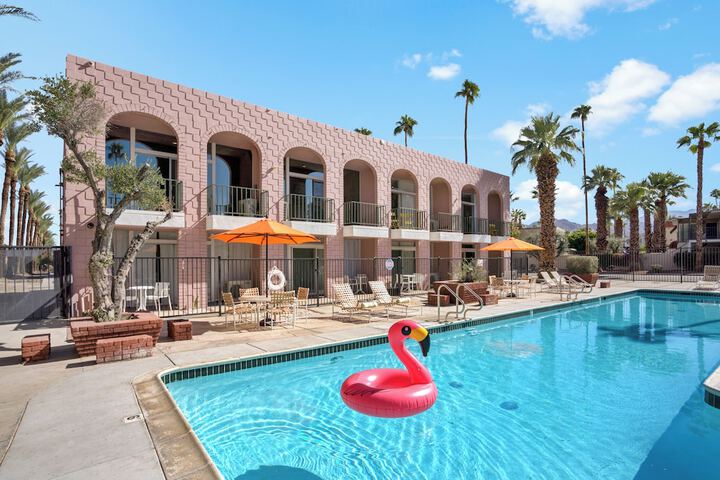 Palm Desert Suites in Palm Desert, CA