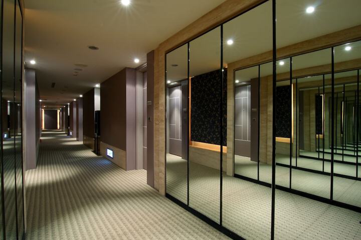 Ballroom/Hall 50 of 54