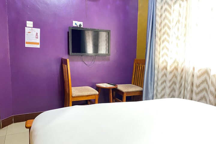 Room 32 of 93