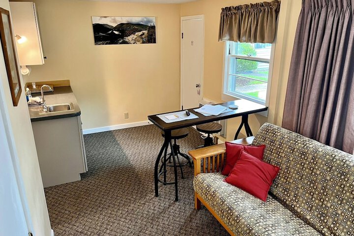 Room 41 of 106