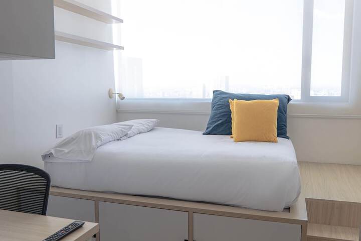 Room 28 of 108