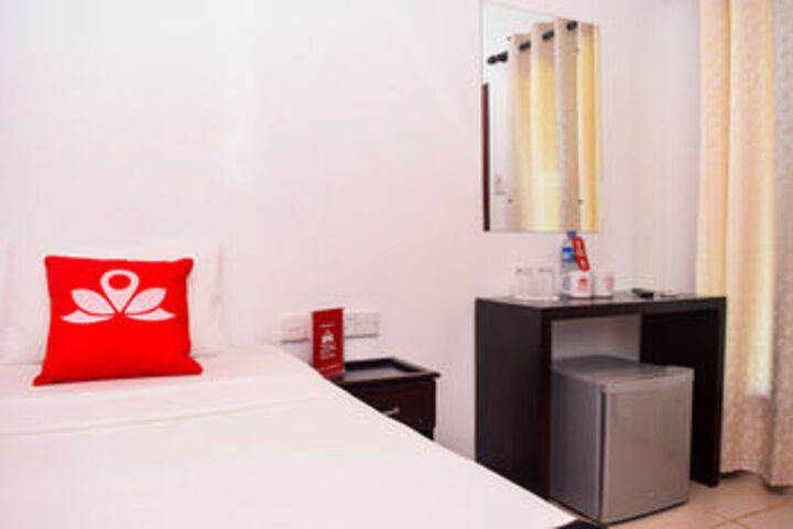 Room 22 of 34