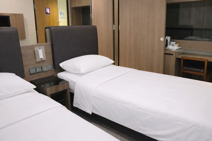 Room 26 of 104