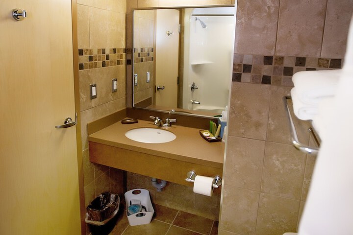 Room 18 of 29