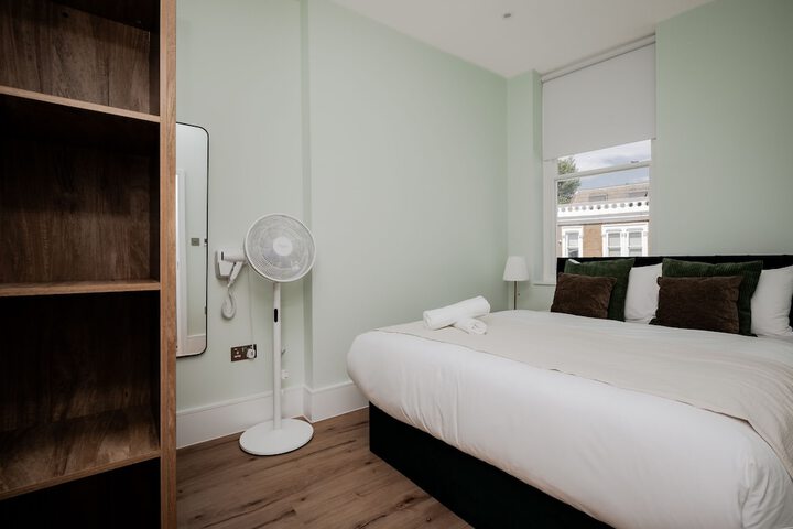 Room 10 of 50