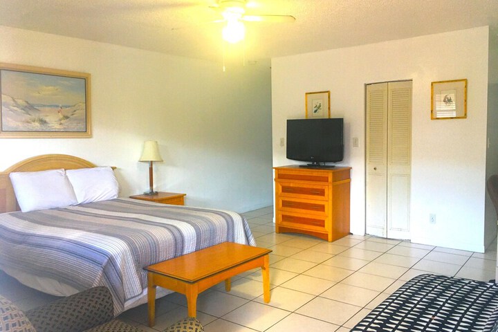 Economy Double Bed (11 of 14)