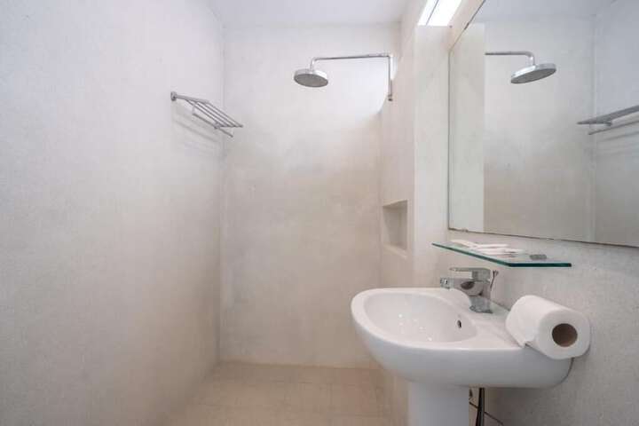Room 48 of 112