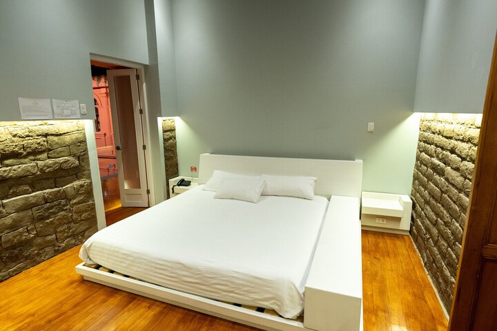 Room 7 of 29