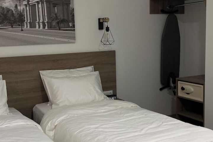 Room 12 of 71