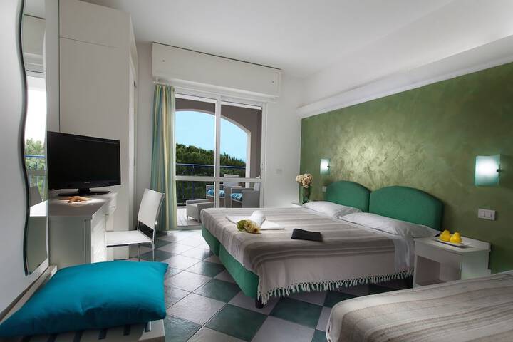 Room 3 of 30