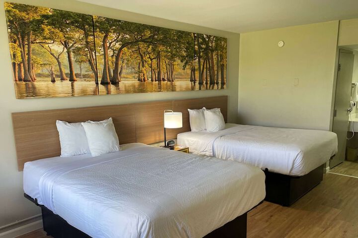 2 Queen Beds (2 of 18)