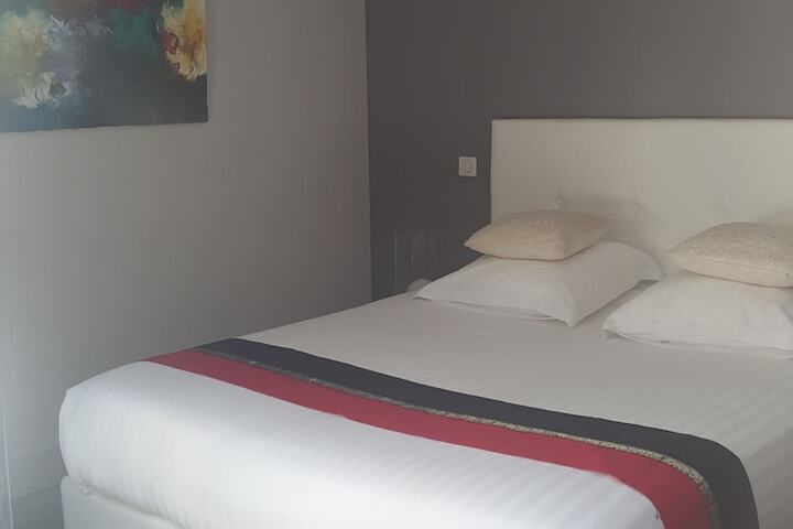 Room 11 of 53