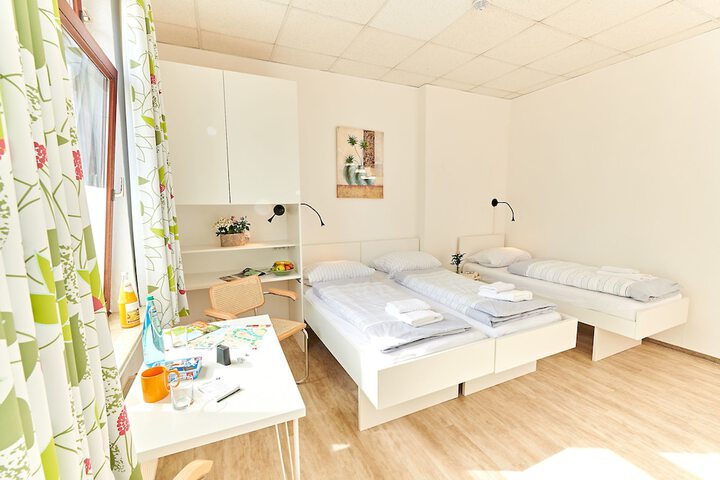 Room 9 of 156