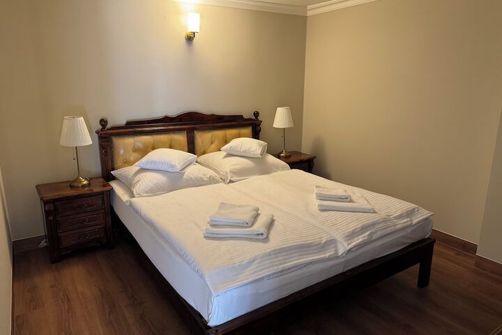 Room 5 of 52