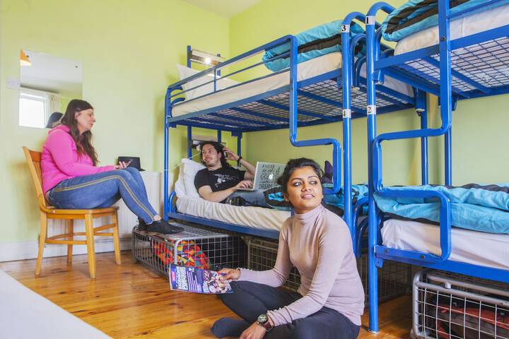 Room 14 of 37