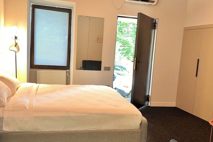 Room 47 of 60