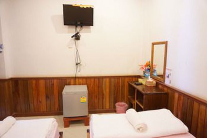 Room 27 of 42