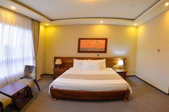 Room 6 of 27