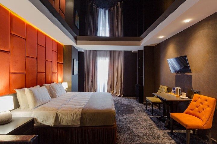 Room 43 of 199