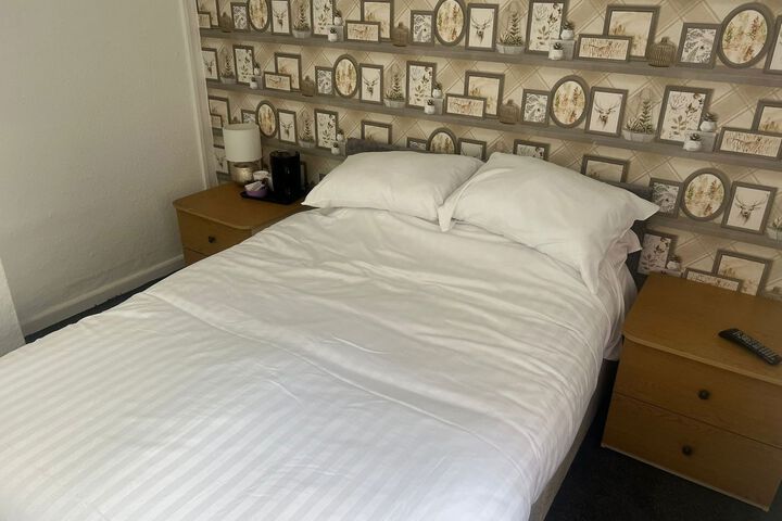 Room 6 of 7