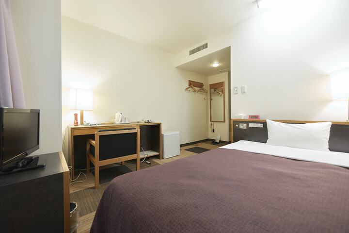 Room 8 of 31