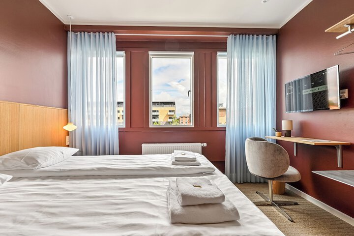 Room 17 of 40