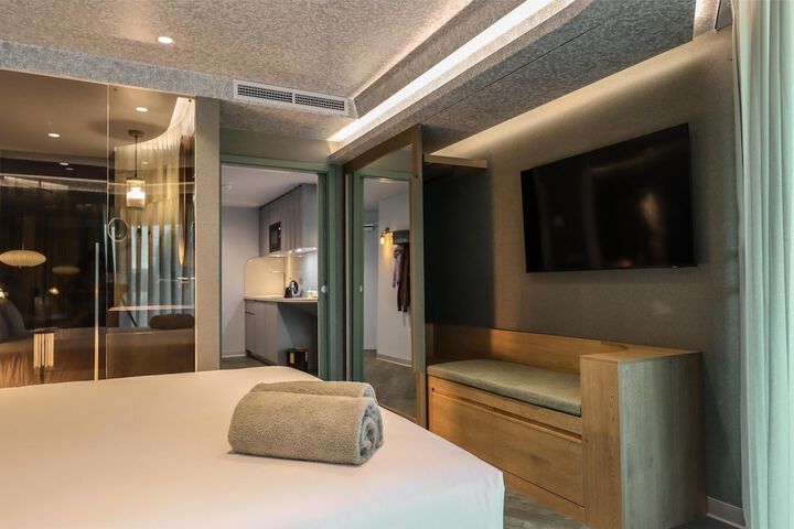 Room 41 of 179
