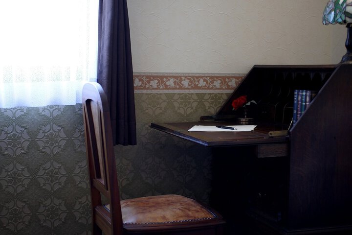 Room 28 of 74