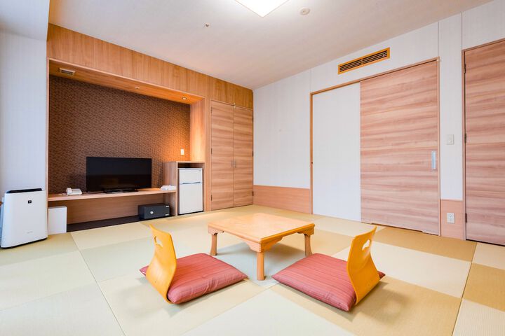 Room 6 of 34