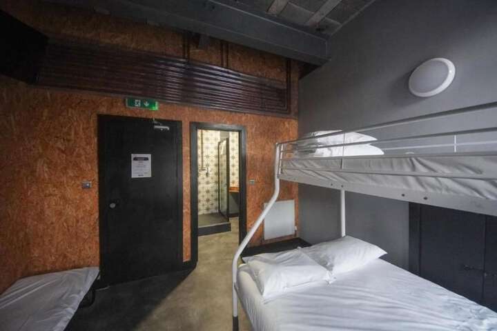 Room 10 of 25