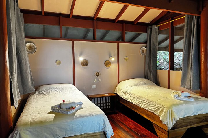 Room 6 of 92