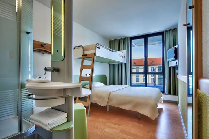 Room 8 of 21