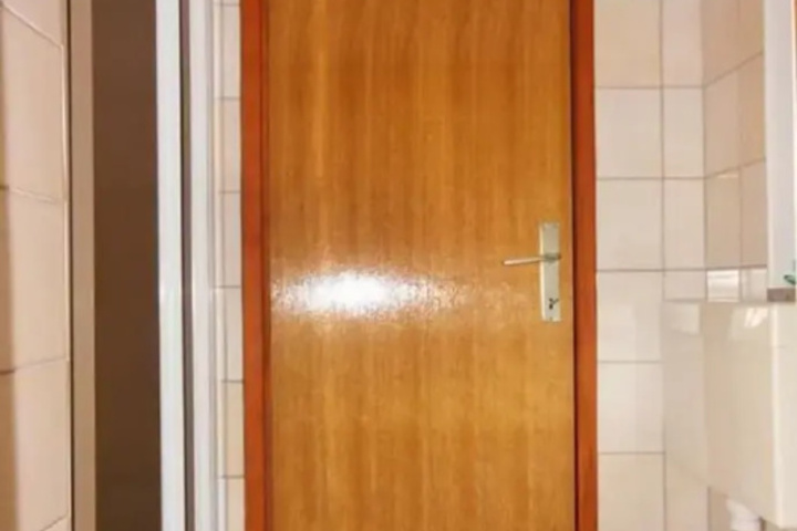 Room 7 of 11