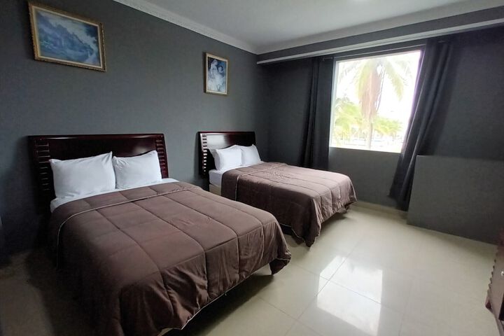 Room 3 of 28