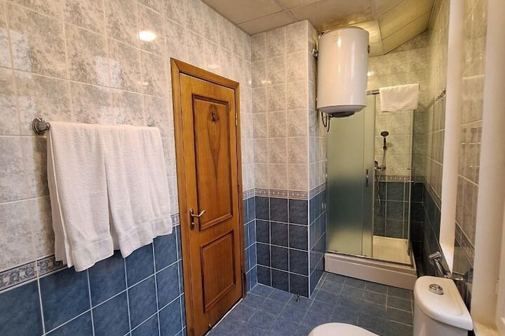 Room 103 of 140