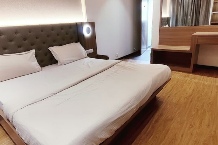 Room 13 of 44