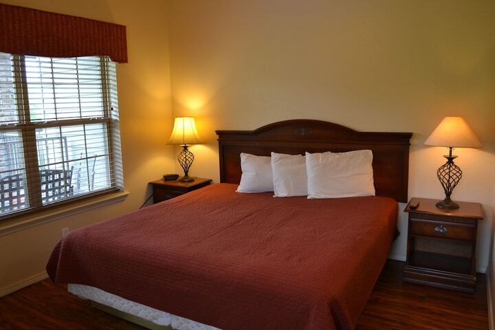 Room 10 of 127