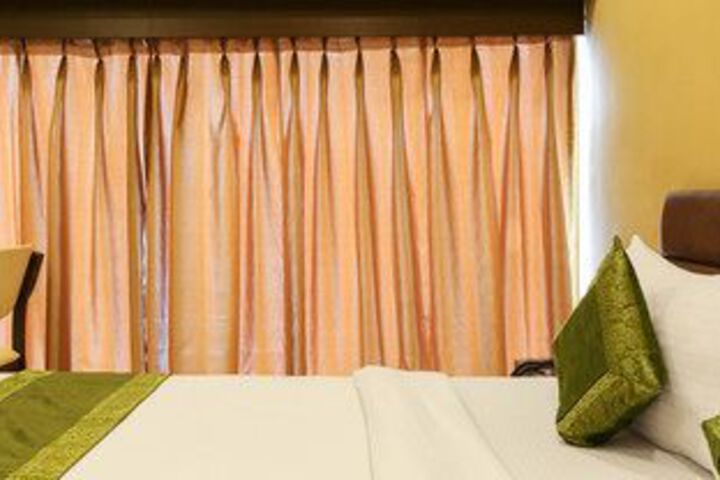 Room 12 of 43