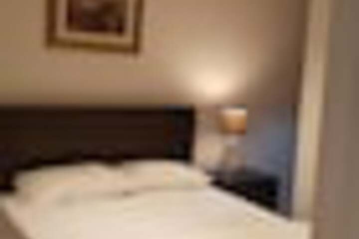 Room 5 of 42
