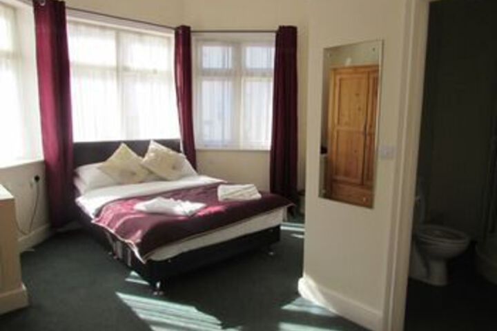 Room 10 of 24