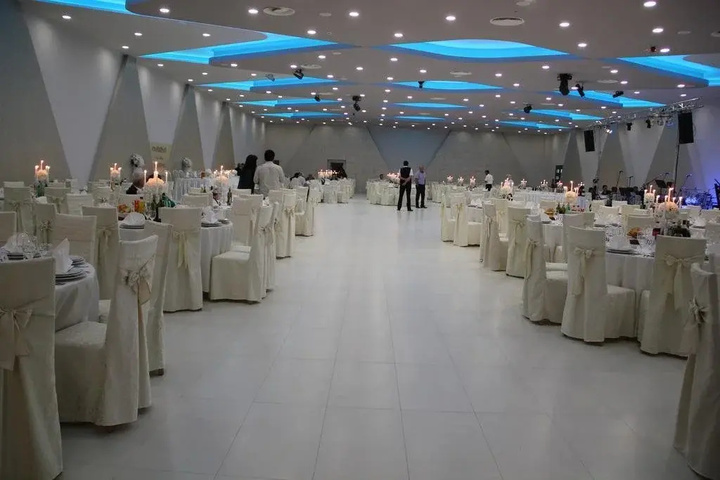 Dining 10 of 13
